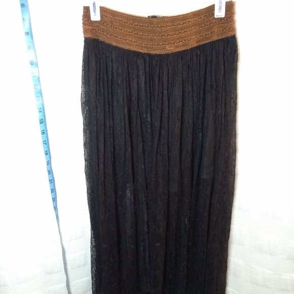FAVLUX Flowy Sheer Lace Skirt W/ built in shorts! Small - Picture 8 of 13